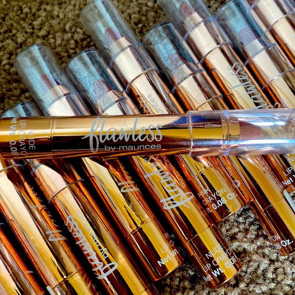 💄Maurices Flawless Collection Lip Crayon💄